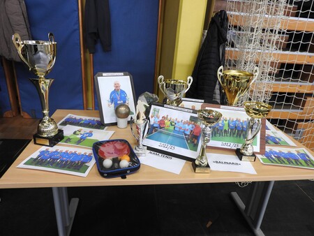 Balinarji in tenisači so predstavili pokale in medalje ki so jih osvojili na raznih tekmovanjih 